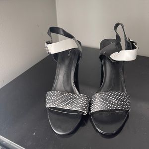 Tahari Women sandals size 8 1/2